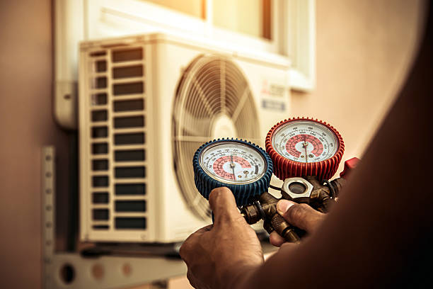 Professional Hvac technician working in Garrisonville, VA